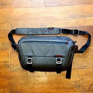 Peak Designs 10 L sling camera bag